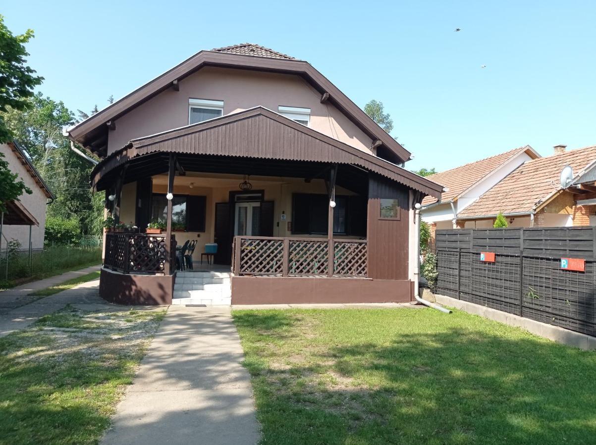 Partifecske Vendeghaz Hotel Tiszafüred Екстериор снимка